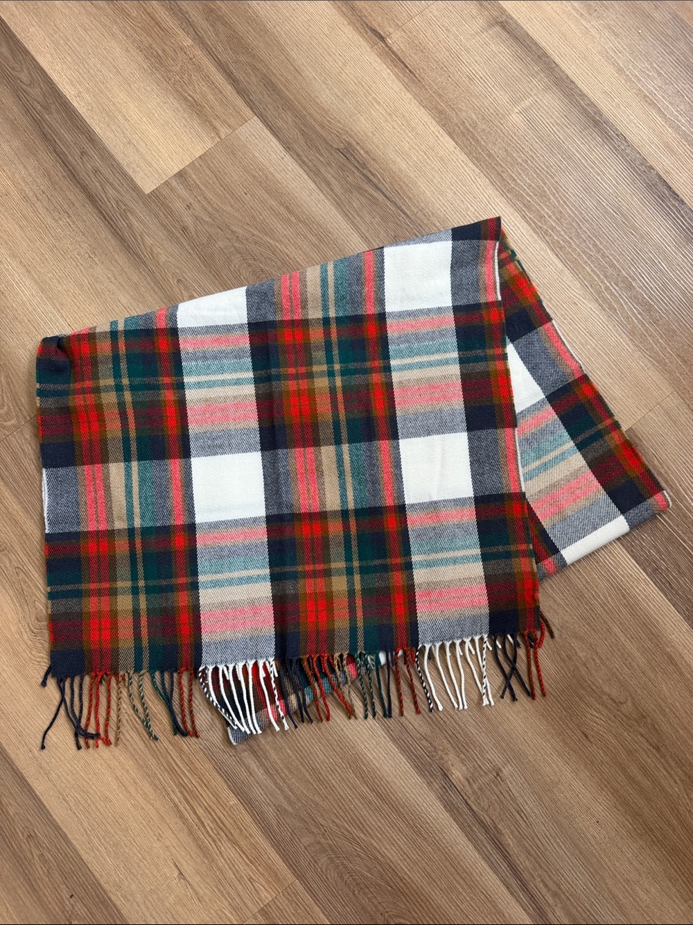 J Crew H2853 Beautiful White Green Red Juniper Plaid 77.5" x 24" Scarf w/ Fringe